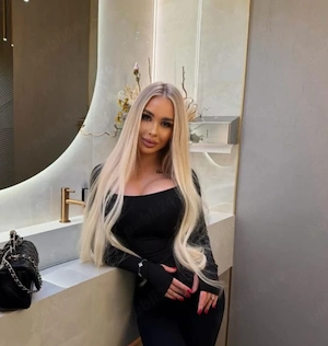 Buna azi am ajuns la voi in oras Transexuala reala - imagine 3
