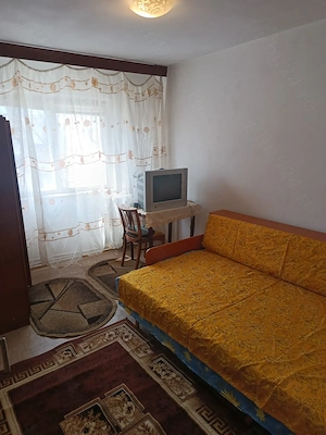 Caut coleg  a apartament camera închiriat cartier Popa Șapca, central 