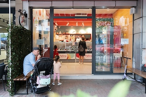 Lucrator comercial pe weekend -PALLINA GELATERIA 
