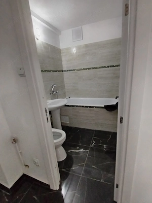 Proprietar vând apartament 2 cam SD circular et 1 bloc fără risc seismic Podu ros  - imagine 3