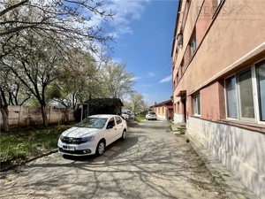 Apartament 2 camere | strada Lunga | Curte - imagine 11