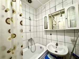 Apartament 2 camere | strada Lunga | Curte - imagine 10