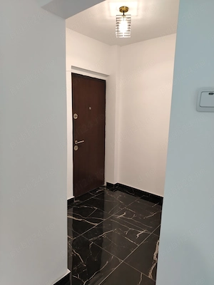 Proprietar vând apartament 2 cam SD circular et 1 bloc fără risc seismic Podu ros  - imagine 8