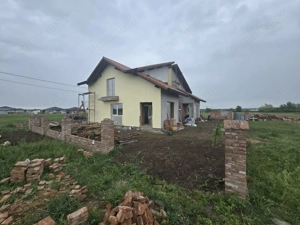 Duplex 4 camere/2bai - 90mp/utili - 147.000E - imagine 2