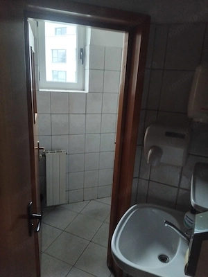 De închiriat birouri 75-98mp  Natiunile Unite nr.4 - CURTEA DE APEL  3 si 6 cam - imagine 4