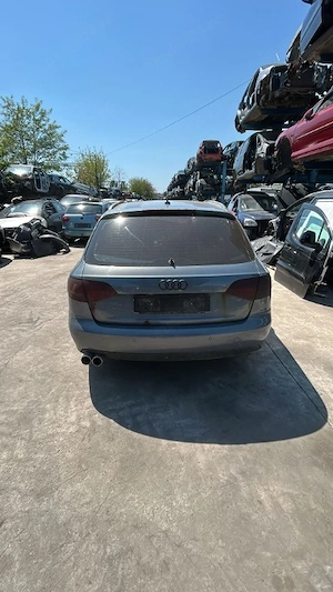 Dezmembrez Audi A4 B8 2.0 D cod motor CAG - imagine 2