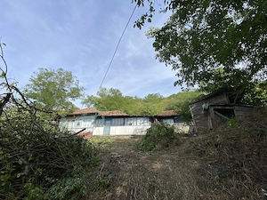 Casă bătrânească nelocuibilă cu teren 1700mp-Judet Buzău , Comuna Blajani - imagine 2