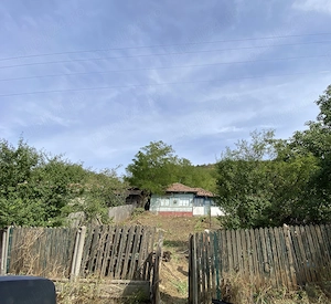 Casă bătrânească nelocuibilă cu teren 1700mp-Judet Buzău , Comuna Blajani - imagine 9
