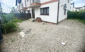 Apartament tip casa si curte privata 75 mp | 2 camere | parcare | Sanpetru langa Coresi