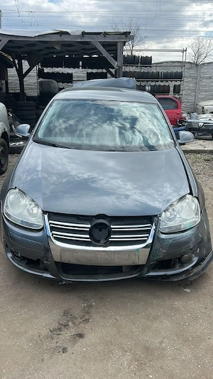 Dezmembrez Volkswagen Jetta an 2009 1.6 D cod motor CAY