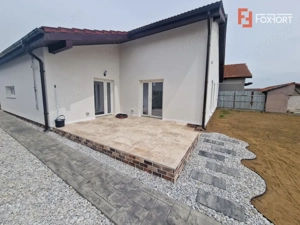 Casa individuala de vanzare cu 3 camere si teren de 710 mp - Izvin