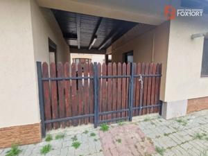 Casa individuala de vanzare cu 5 camere si teren de 2543 mp - Izvin - imagine 9