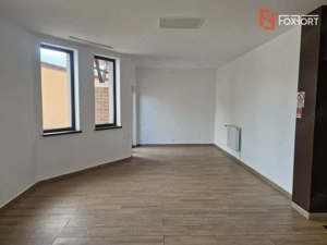 Spatiu comercial cu 16 incaperi - zona Mehala - imagine 5