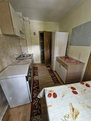 Apartament 2 camere decomandate de închiriat - zona Piața-Sud, Bacău - imagine 5