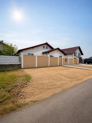 Casă individuală 3 camere, garaj, 710mp teren