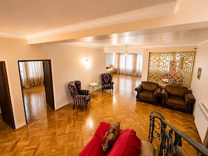 Casa eleganta P+1 cu finisaje premium si spatii generoase | Cazasu