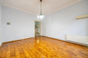 Apartament nemobilat, 3 camere, etaj 1, Bld.Revoluției - imagine 12