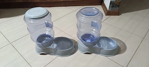 Hrănitor + Adăpător automat pisici câini   3.5L fiecare   aproape noi