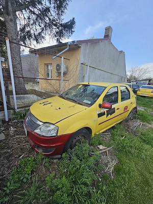 Dezmembrez Dacia Logan