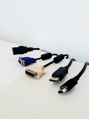 Kit Conectivitate   cabluri esențiale pentru PC & monitoare