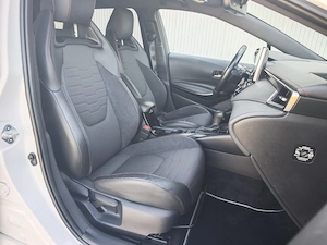 Toyota Corolla 1.8 HYBRID TS Exclusive interior Negru, automata , 122 cp , 2020 - imagine 9