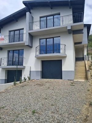 Duplex In Livada Meses