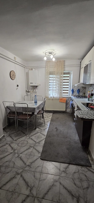 apartament cu 3 camere in zona Piata Verde pe Calea Ardului, strada Carei - imagine 4
