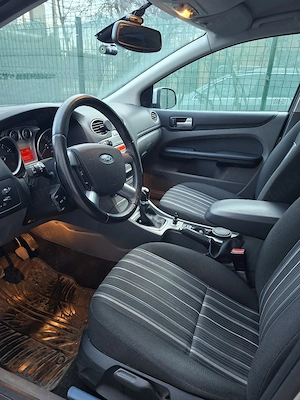 Ford Focus 1.6 benzina - imagine 5