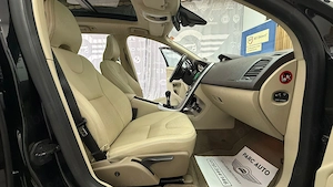 ** Volvo XC60 ** - imagine 15