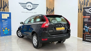** Volvo XC60 ** - imagine 5