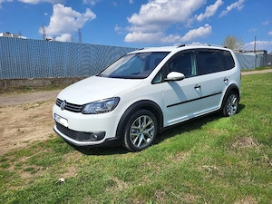 Volkswagen Touran Cross, 2.0 TDI-177CP,cutie  DSG ,euro 5,an2015 - imagine 10