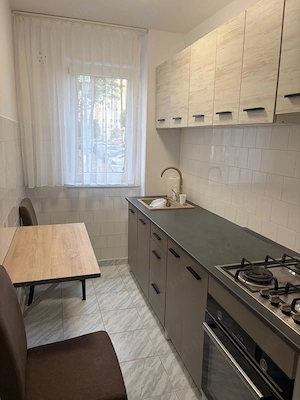 Inchiriez apartament cu 2 camere si loc de parcare in zona Fortuna