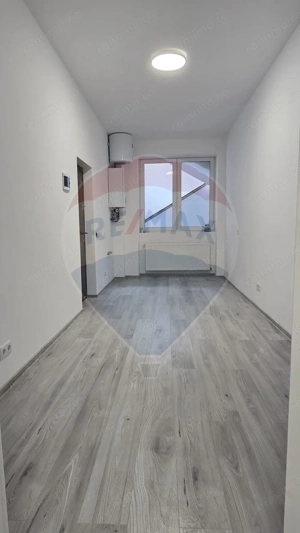 SPATIU DE BIROU / SALON - imagine 3