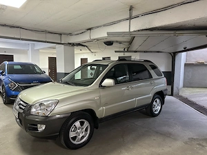 Kia Sportage ACTIVE cu doar 100.000km 4x4 2.0 CRD-i 140cp stare excelentă