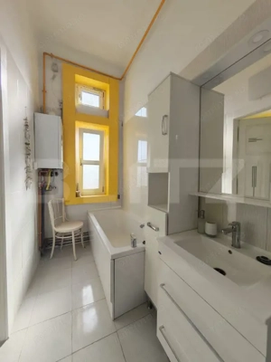 Cladire istorica, apartament 2 dormitoare, decomandat, zona Sinaia - imagine 8