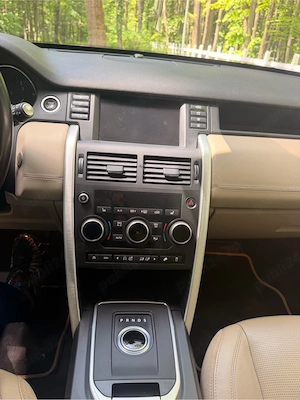 Land rover discovery sport  - imagine 4