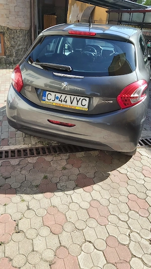 peugeot 208 1.4hdi,104000km,an 2014 - imagine 3
