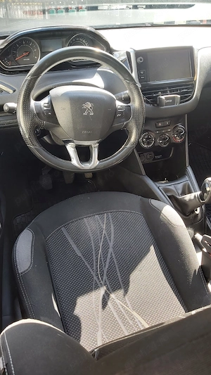 peugeot 208 1.4hdi,104000km,an 2014 - imagine 5