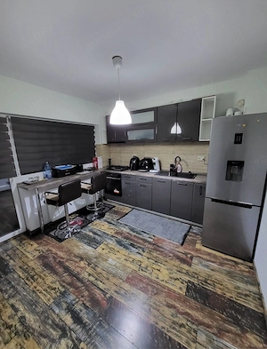 Închiriez apartament 3 camere - imagine 5