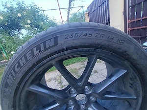 Pentru Tesla,Roata Completa pe 18,Cu Cauciuc Michelin,Stare Foarte Buna  - imagine 3
