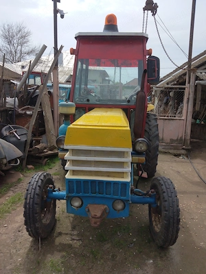 Tractoare U445