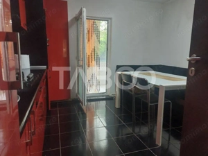 Apartament cu 2 camere decomandate si balcon de inchiriat in Strand - imagine 8