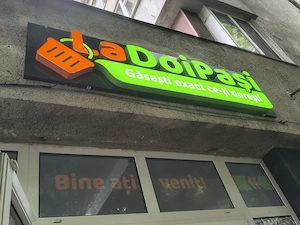 Vand firma luminoasa La doi pasi