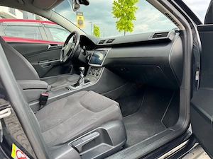 Volkswagen Passat B6 - imagine 4