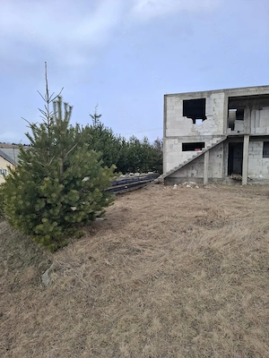 Vând casă in construcție 