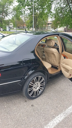 Mercedes E 220 Elegance 170cp