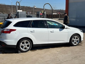 Vând Ford focus urgent!!!