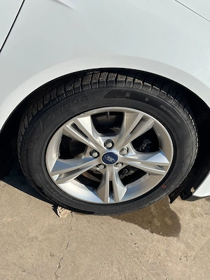 Vând Ford focus urgent!!! - imagine 3