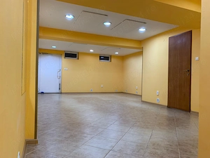 Spatiu comercial birou  showroom  ultracentral vizavi de magazinul Sugas demisol