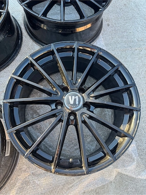 Roti / Jante negre 5x112 R18 ET 35 8J 66.6mm impecabile - imagine 5